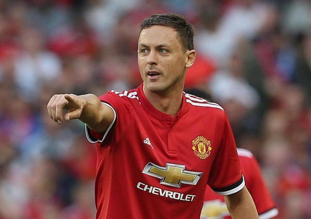 他打破了球 他打破了球