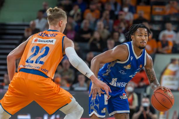 步引入并重 步引入并重